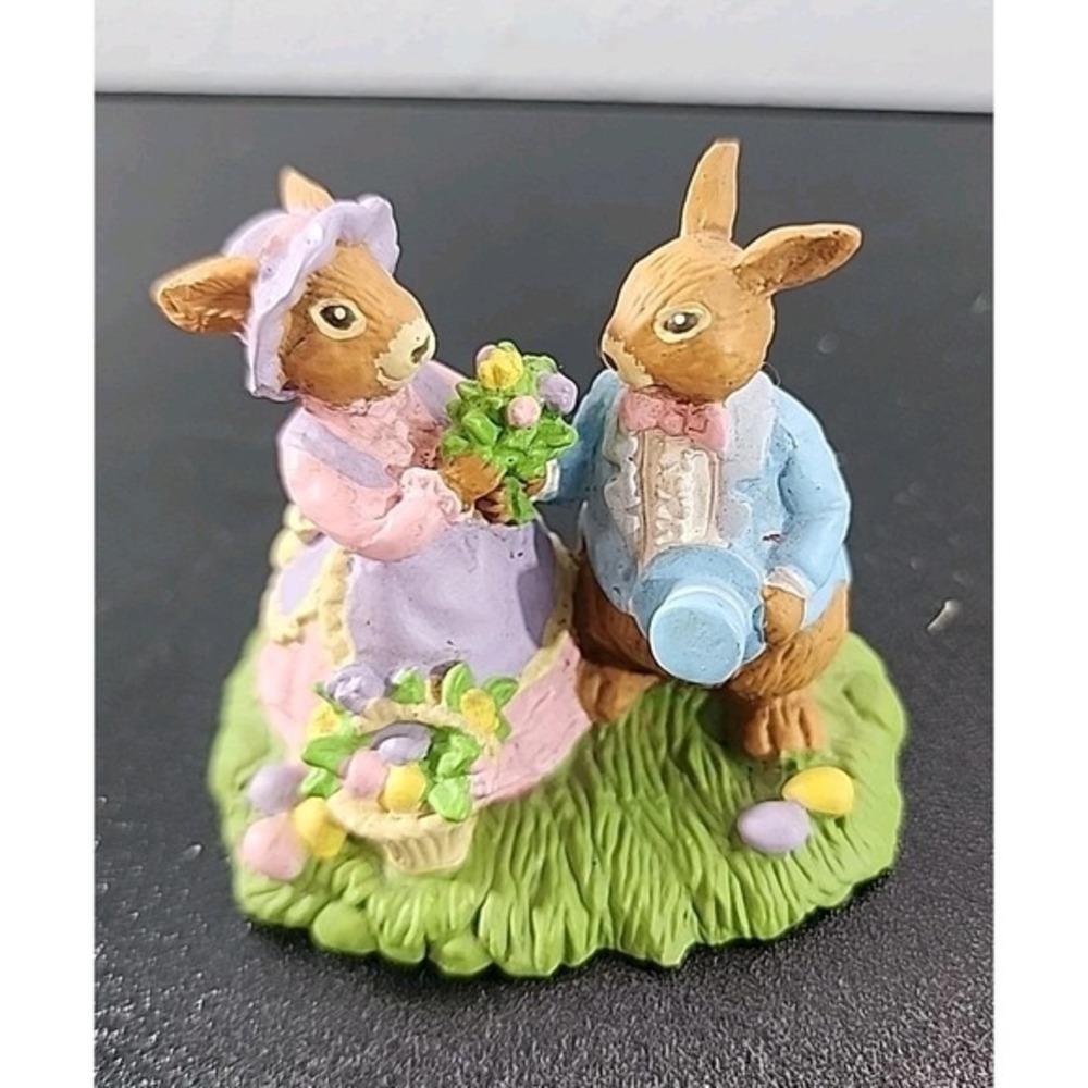 Russ Berrie‎ & Company Easter Bunny Figurine BUNNY love In Spring